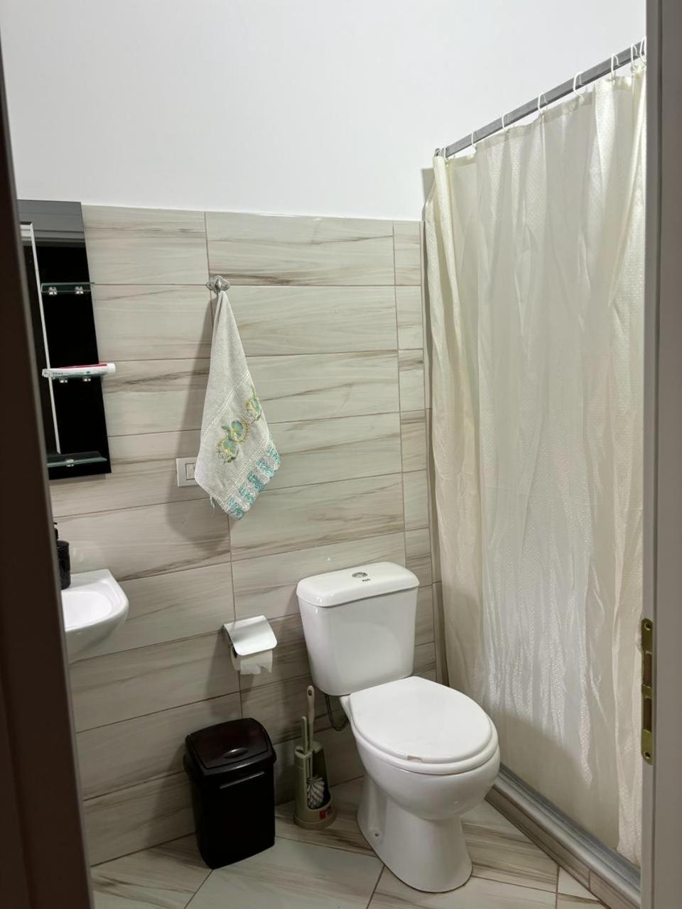 Guest House Adi Hoxha Berat Dış mekan fotoğraf